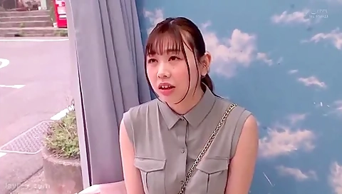 250303丈の長い服を着る奥さん可愛いe3
